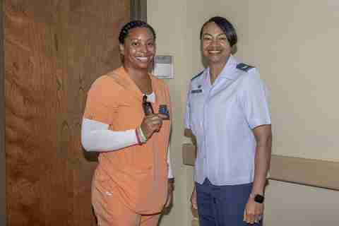 救生护士:退伍军人事务英雄的紧急行动